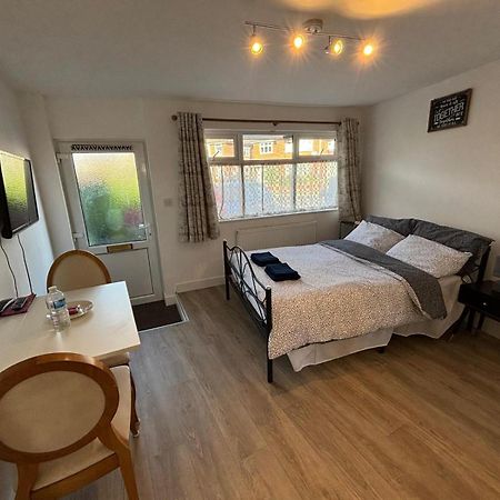 Modern & Cozy Gem - 10Min To City Center - Parking York Exteriér fotografie