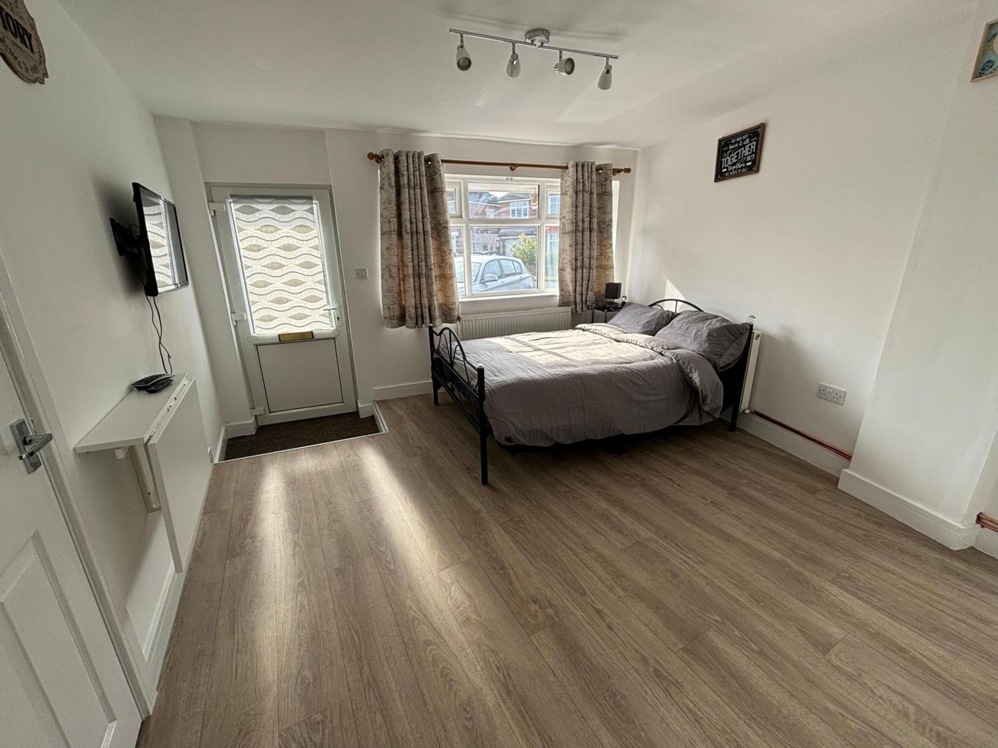 Modern & Cozy Gem - 10Min To City Center - Parking York Exteriér fotografie
