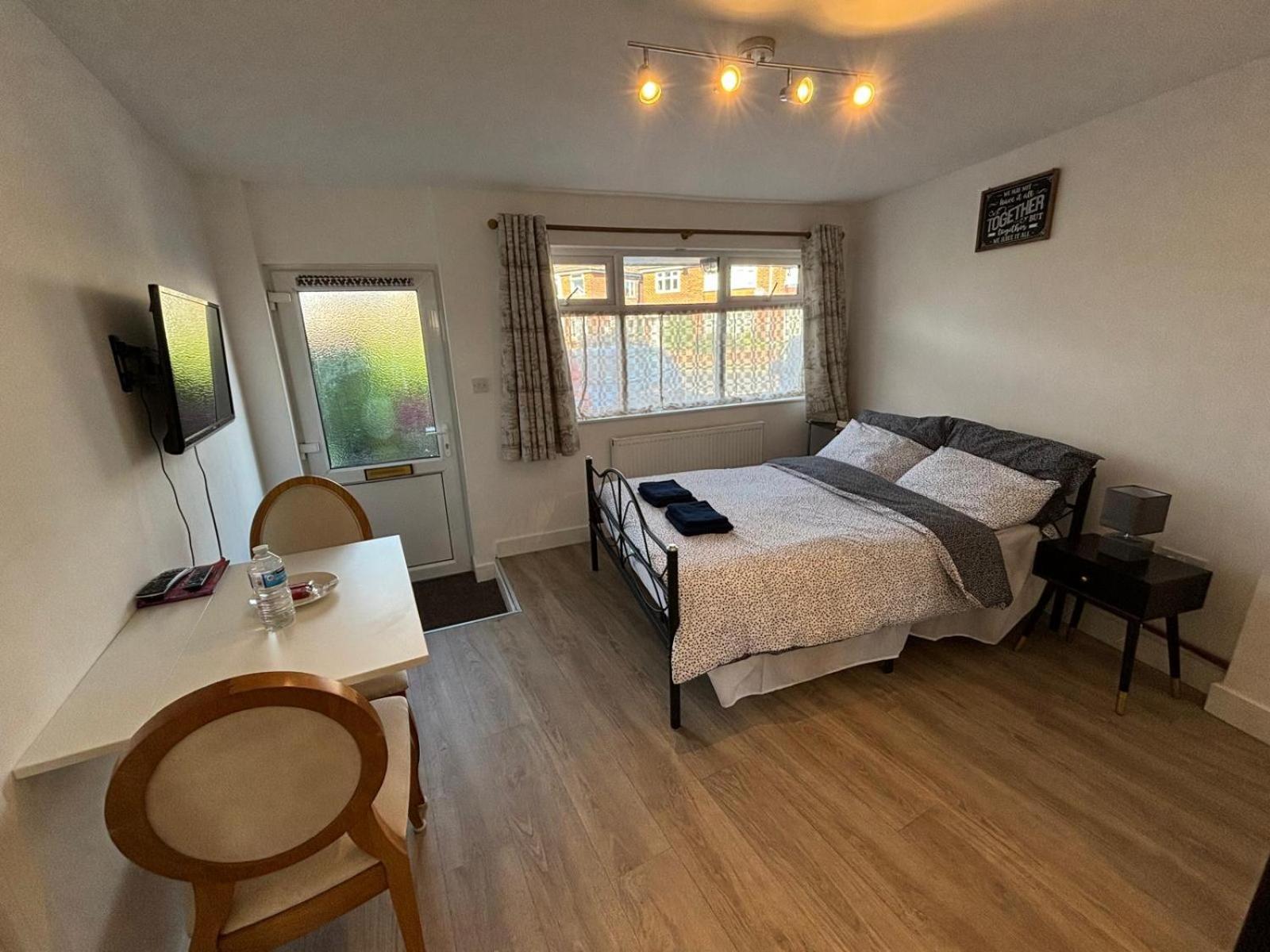 Modern & Cozy Gem - 10Min To City Center - Parking York Exteriér fotografie